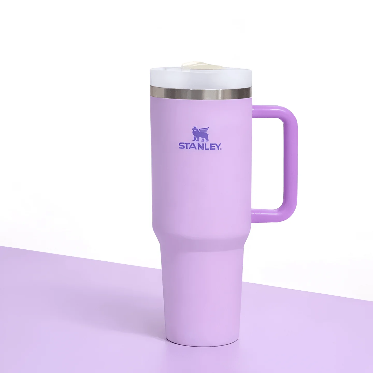 "40oz stainless steel tumbler with ergonomic handle, leak-resistant lid, and double-wall insulation."