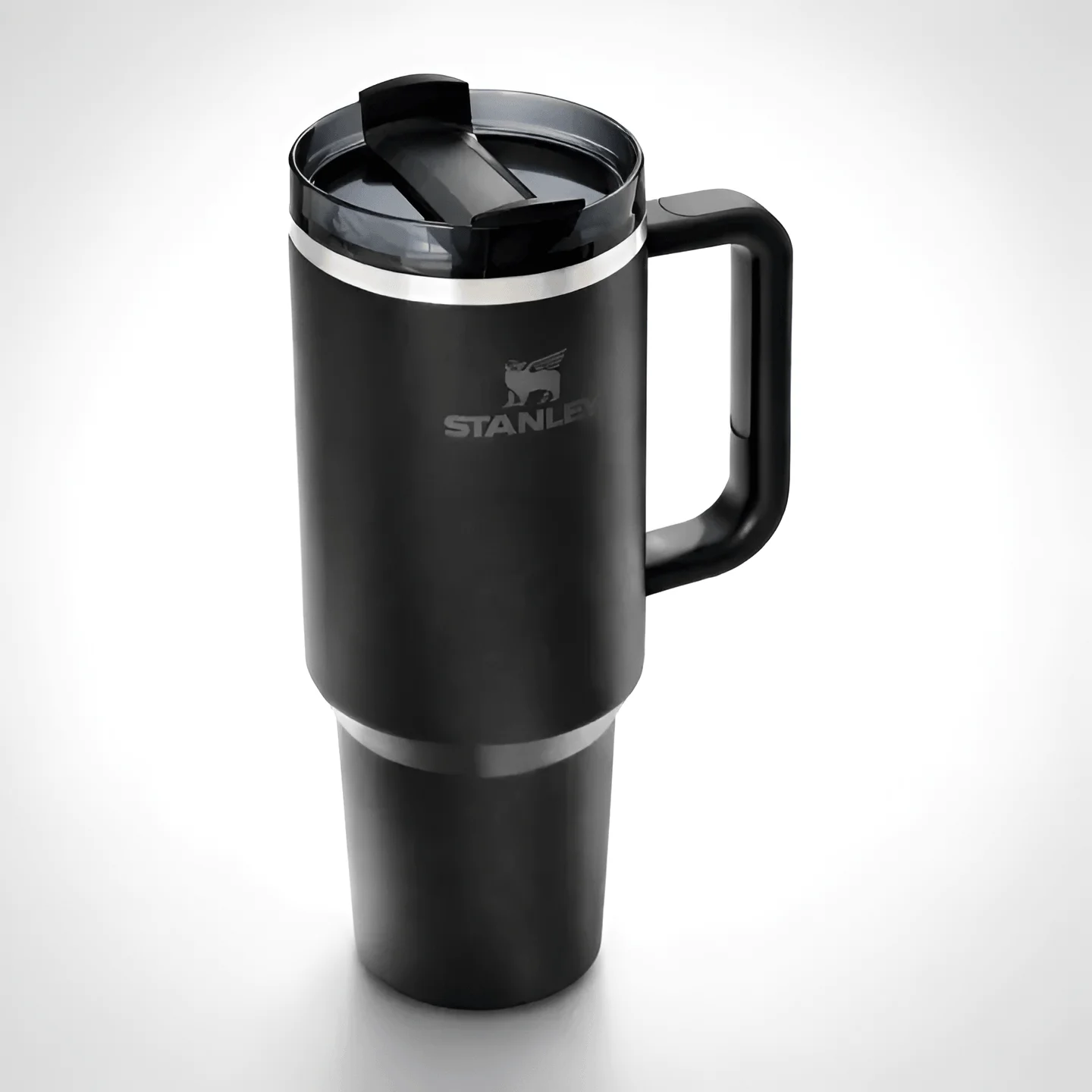 "40oz stainless steel tumbler with ergonomic handle, leak-resistant lid, and double-wall insulation."