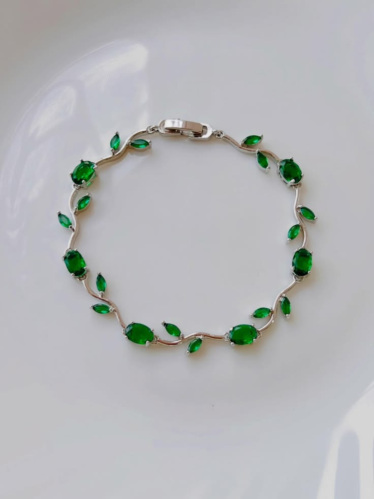 1 piece premium tulip bracelet