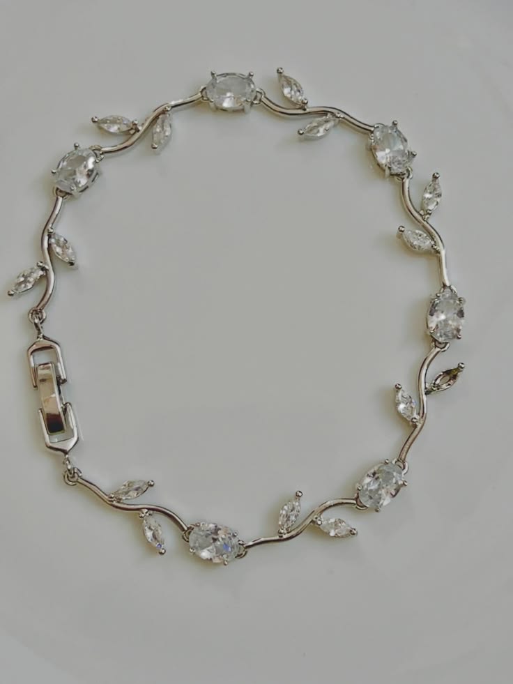 1 piece premium tulip bracelet
