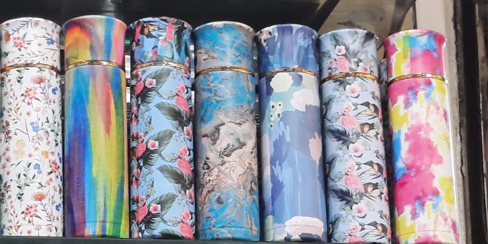 Colorful insulated stainless steel water bottle with carrying strap and gift box, 480ml